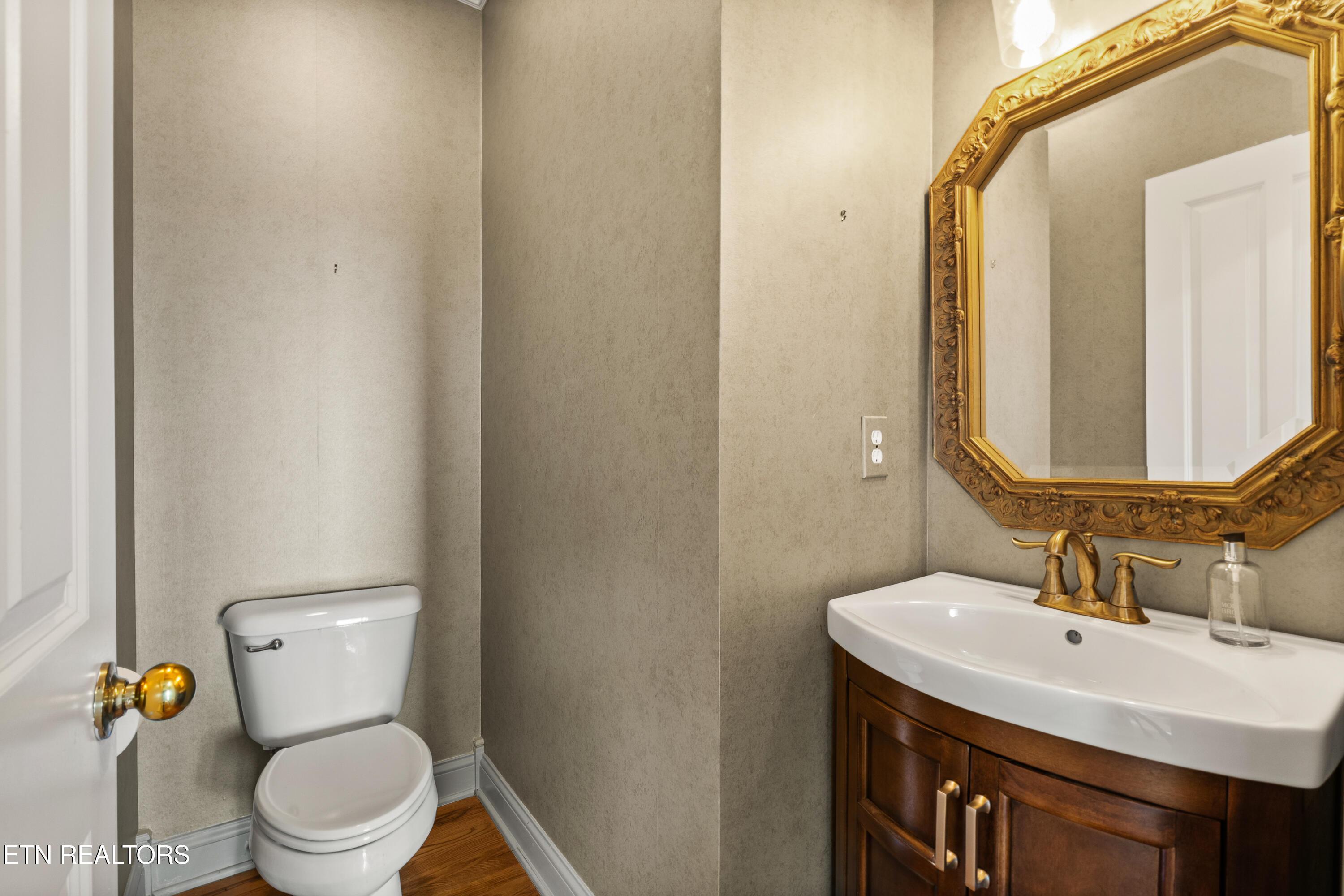 230 Conkinnon Drive, Lenoir City, TN - Fort Loudoun and Tellico Lake Real Estate - Image# 20
