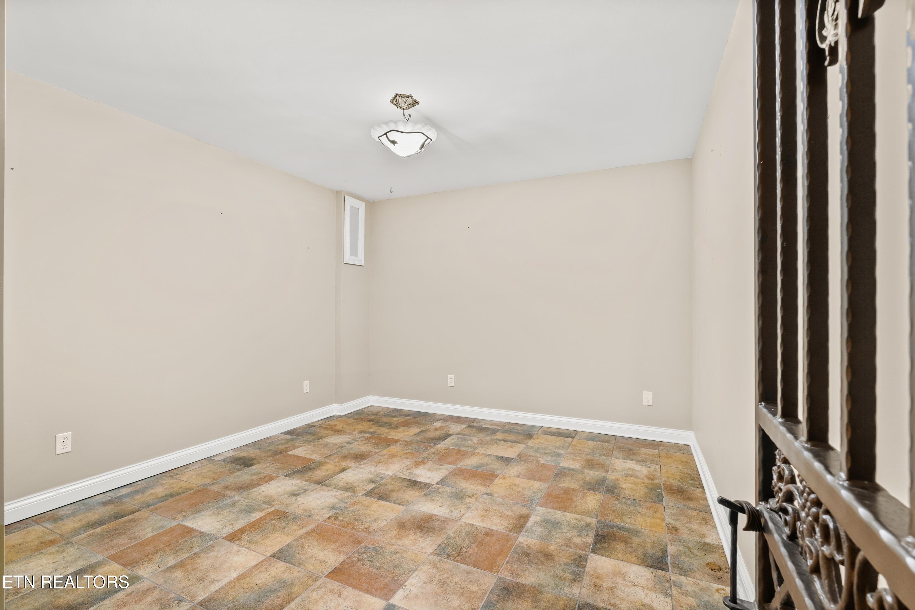 230 Conkinnon Drive, Lenoir City, TN - Fort Loudoun and Tellico Lake Real Estate - Image# 43