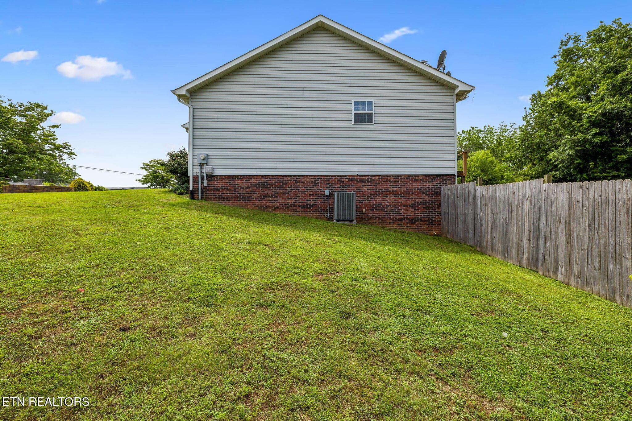 4720 Scenic Point Drive, Louisville, TN - Fort Loudoun and Tellico Lake Real Estate - Image# 4