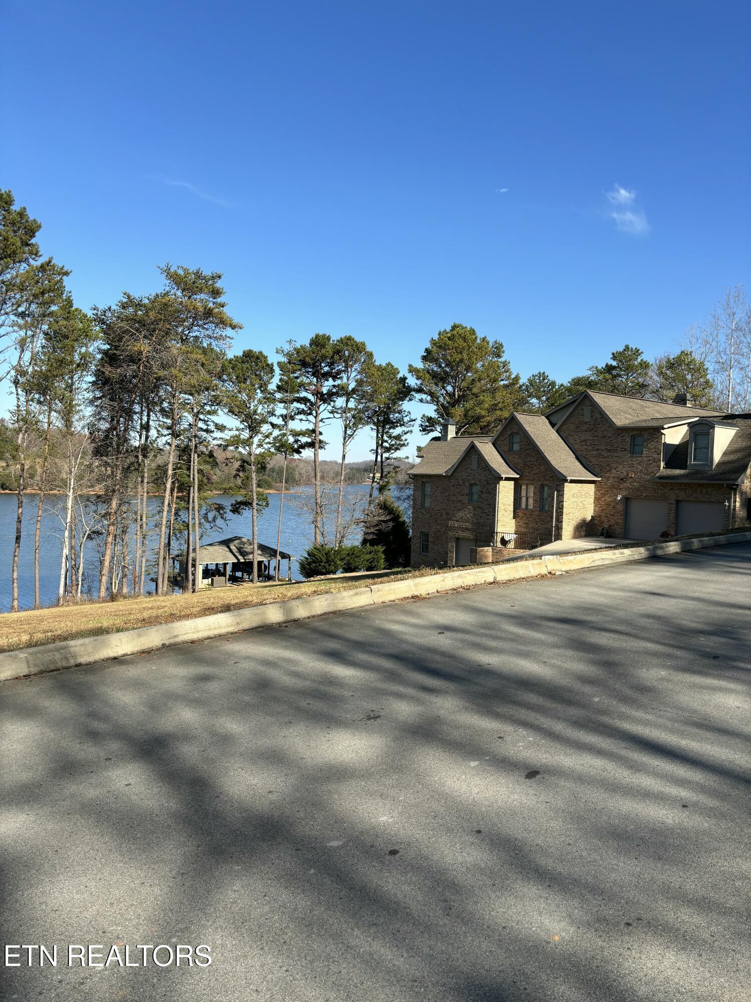 650 Sandpiper Drive, Vonore, TN - Fort Loudoun and Tellico Lake Real Estate - Image# 3