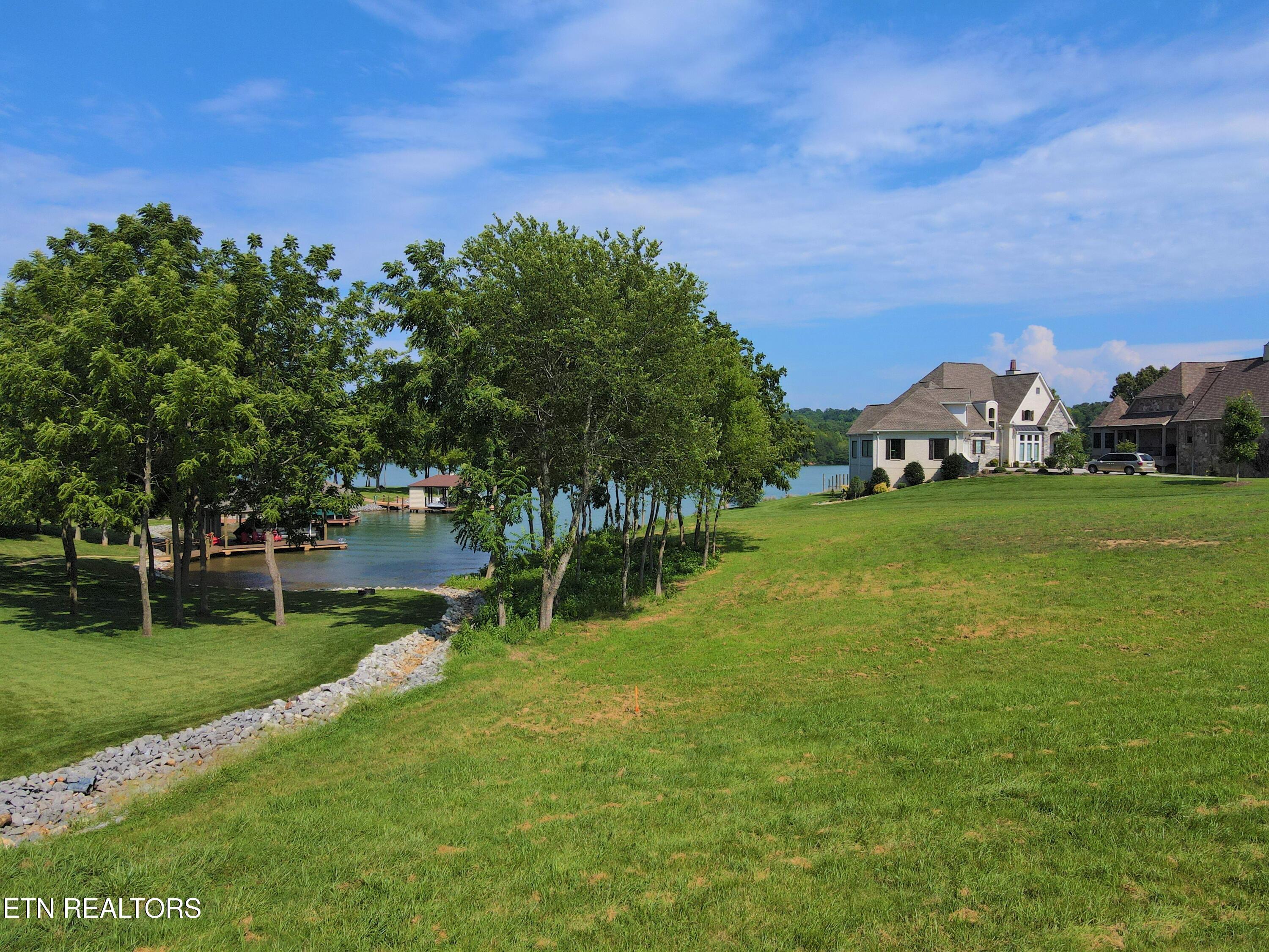 230 Cormorant Drive, Vonore, TN - Fort Loudoun and Tellico Lake Real Estate - Image# 1