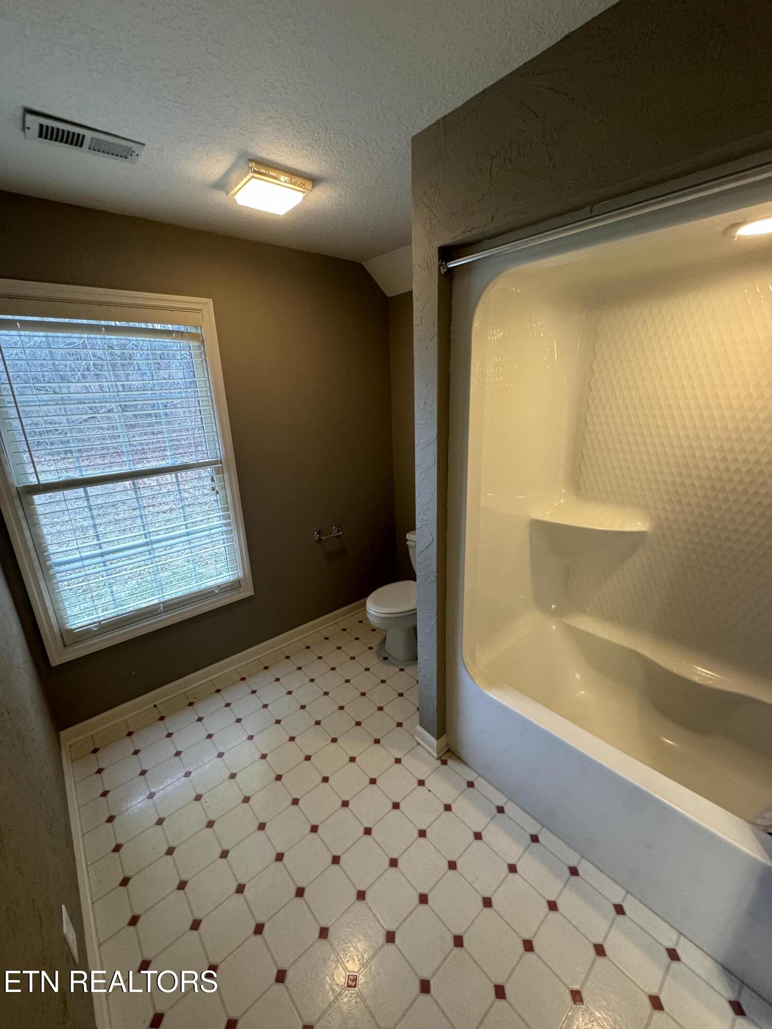 612 Sandpiper Drive, Vonore, TN - Fort Loudoun and Tellico Lake Real Estate - Image# 25