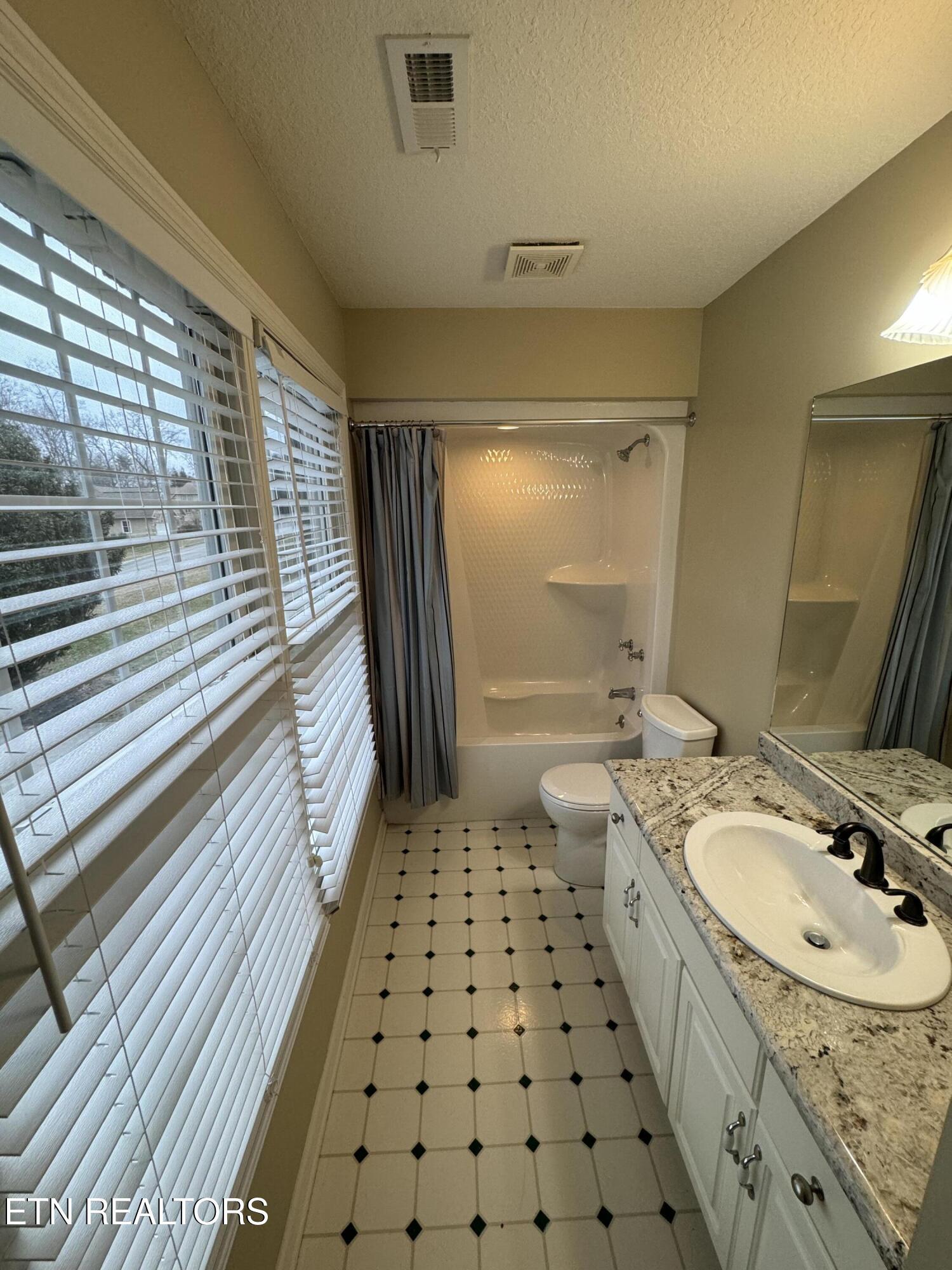 612 Sandpiper Drive, Vonore, TN - Fort Loudoun and Tellico Lake Real Estate - Image# 21