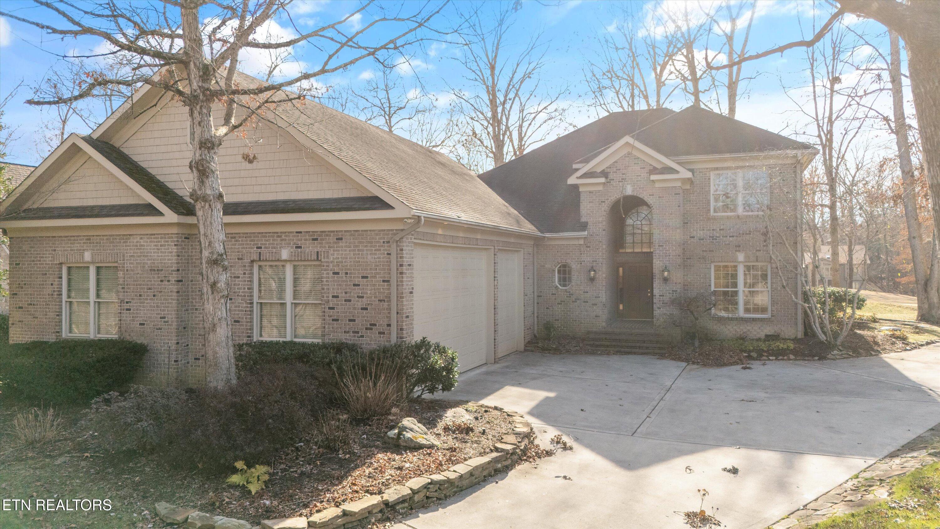207 Oligi Circle, Loudon, TN - Fort Loudoun and Tellico Lake Real Estate - Image# 2