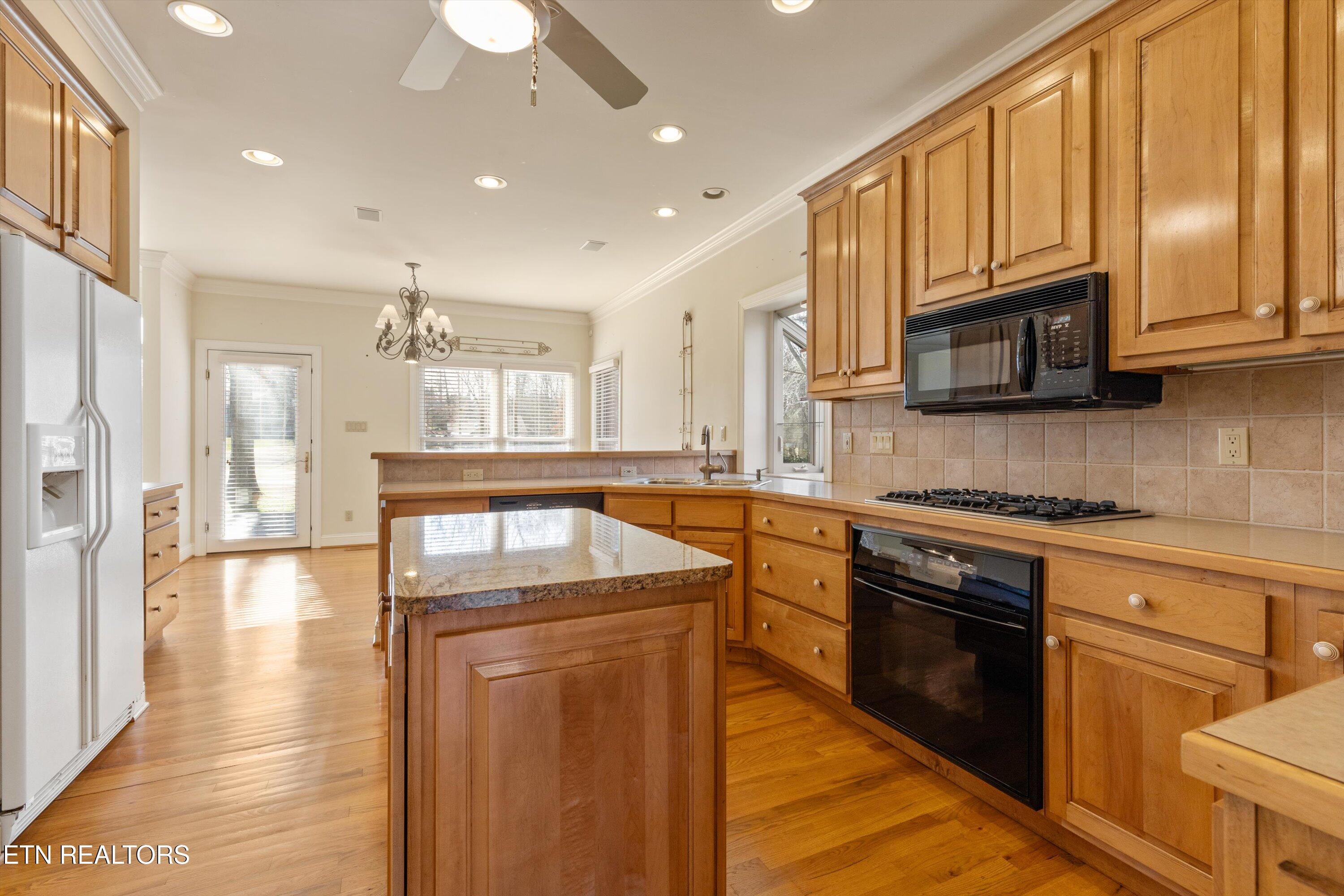 207 Oligi Circle, Loudon, TN - Fort Loudoun and Tellico Lake Real Estate - Image# 8